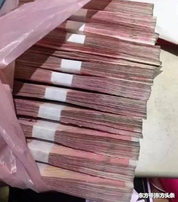 ���������������䣬Ů�Ӵ򿪺󾪴������ѣ�����̫��