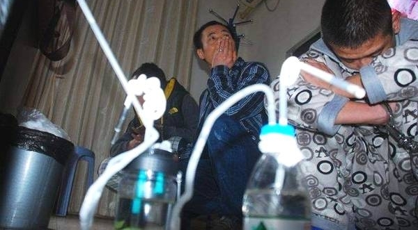 ������Ů�ӱ���������ץ���ֳ��ļ��ţ���������ս�ľ��춼��ŭ��