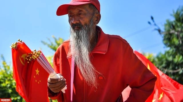 �ж������°׷���үү������һ�ˡ����������򰮹�����ѷ����죡