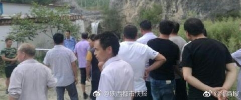 ���磡������ѧ���ӵ���̶����Ӿ 1����ˮͬ����˫˫����