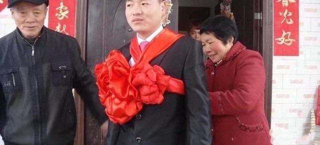 ���л��������еġ����족