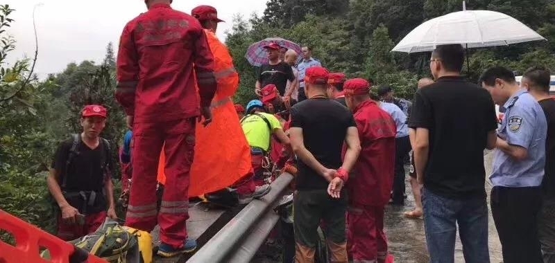 ����20��Ů�����ε�˳�糵���ɱ������˾���ձ�ץ��ʧ��ǰ����΢����������