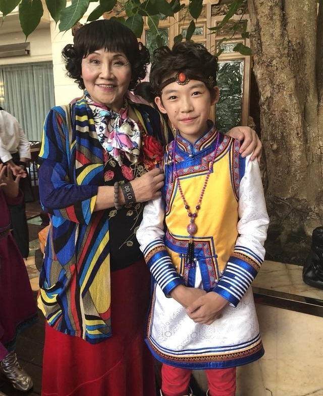 ͯ�������������й���ͳ�Ļ��ٽ���