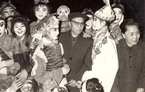 �����㣺һ�����������Ĵ���ʷ