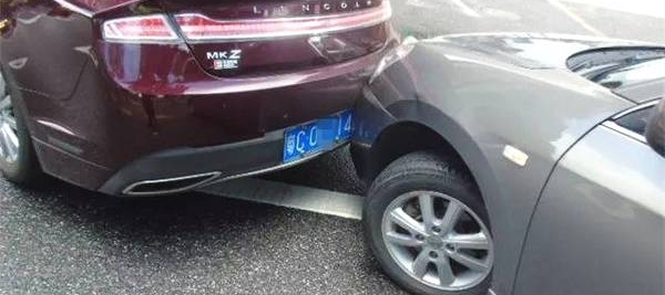 ���ӿ��ֿ����麣����·��ͷ����ײǰ���������ӶԷ��ٶ�̫������