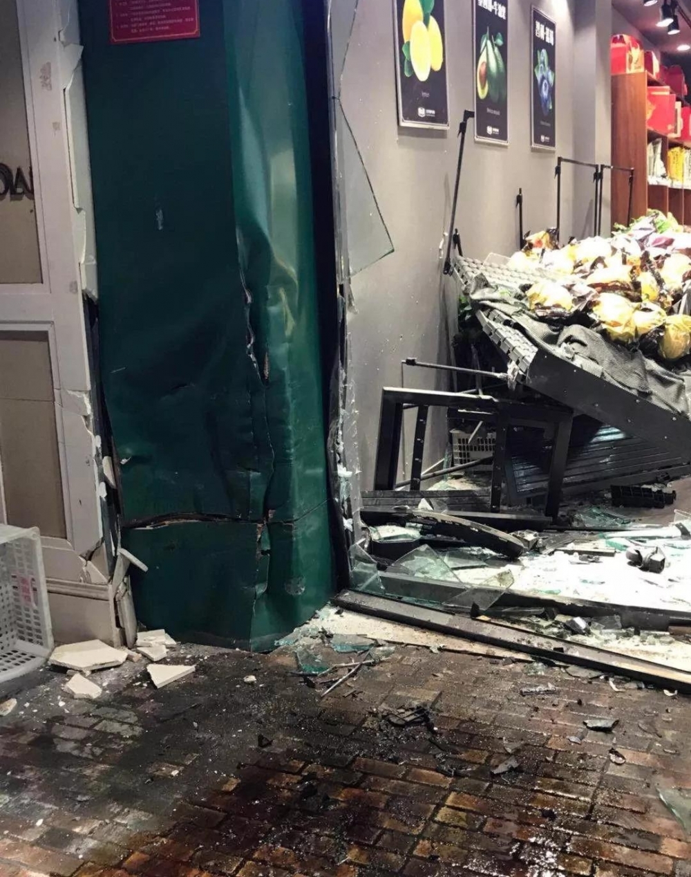 ��ͷ��������һĻ���������н�ͷһ�µϳ�ʧ�س���ˮ���꣡˾���ѱ���ɵ��