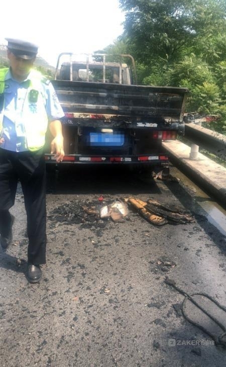 ����������ͷ��ȼ��ֽ�����