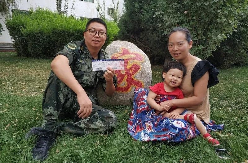 �۽�����ɩ�����ر߹�̽�ף���һ·�ҳ�������ԵĿ࣬Ҳ��������