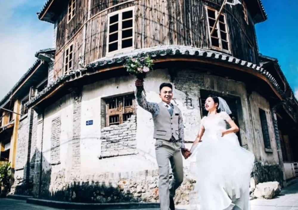 �ƾɲ������������Ļ�ɴ�գ����˼��䲻���⣬��Ƭȴ������Ȧ