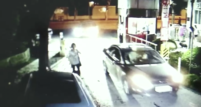 ������Ů�ӡ������������ҵ��� ����ͻ��¶�ϵ�