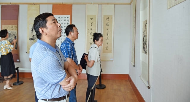 ��÷Ʈ�� ����Ѱ���������λ֪���黭����Ʒ�ղ�չ�������ݽ�Ļ