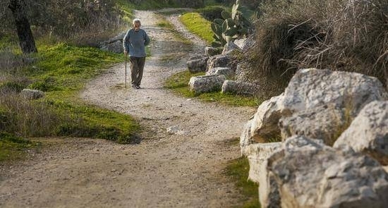 ϲͻȻŮķңȥ͵ȴ˶ݡ