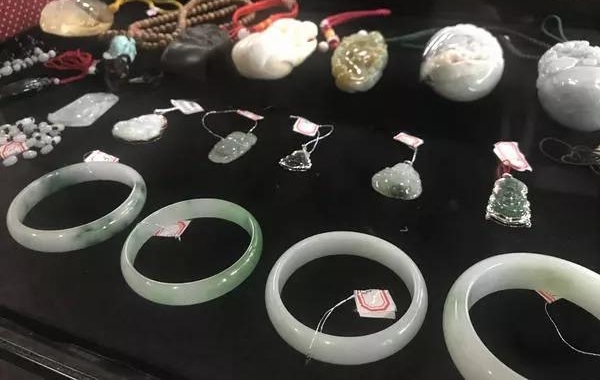 ���ۼ��ң������״�����ʡֱ�����Ͻ���Ʒ������ʿ400�鱻���ߣ���ƿę́����1800...