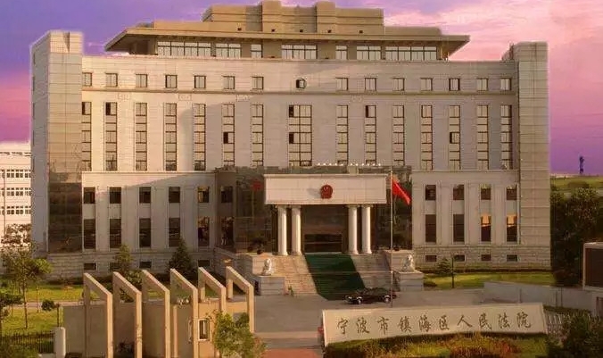 ��ը��Ů����ְ�󣬹�˾��100��ͻ����ʼ��ơ�����С͵���������