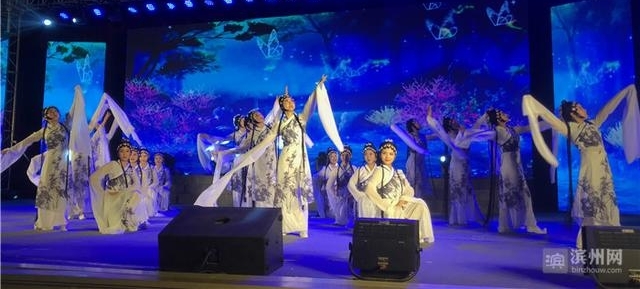 Ψ�����ˣ���Ѥ���������������׽��������Ļ������ڵ��峡�赸չ�ݻ����