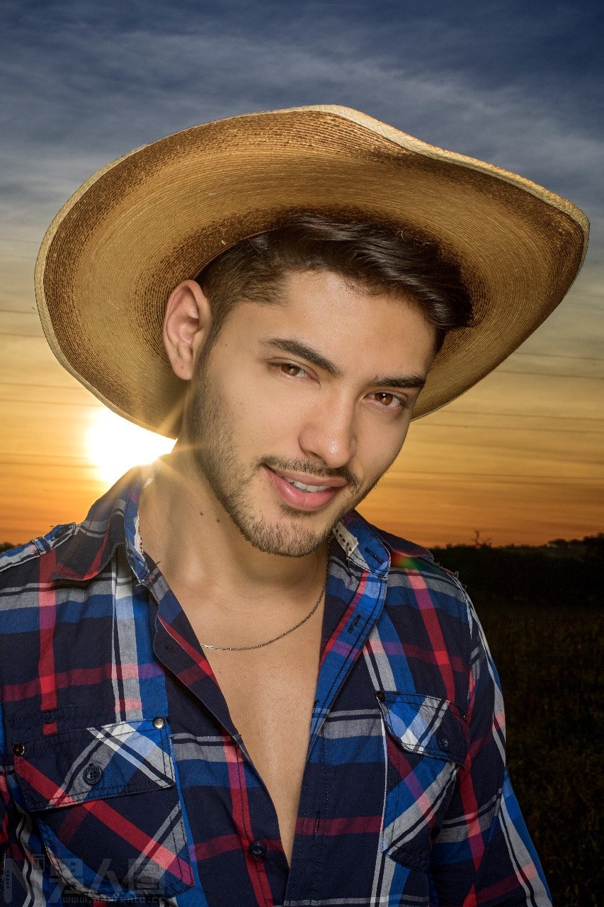 ţװ