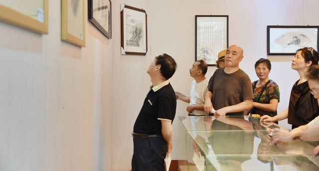 ��÷Ʈ�� ����Ѱ���������λ֪���黭����Ʒ�ղ�չ�������ݽ�Ļ