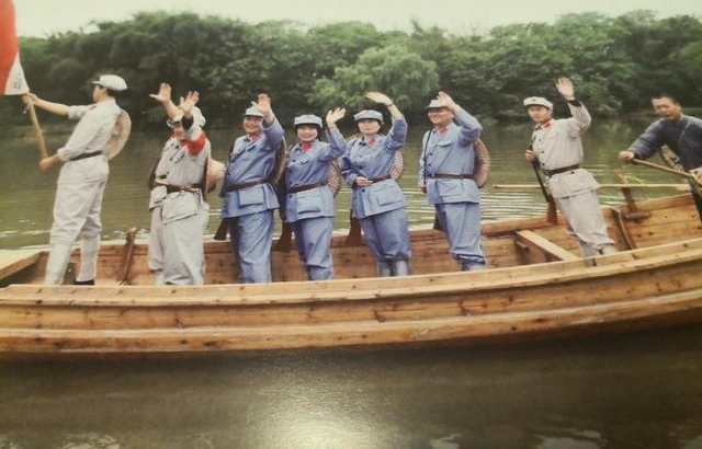 �ж����磬�ж��й��������ױȵ�Ӣ��ʷ��һ���߳���·