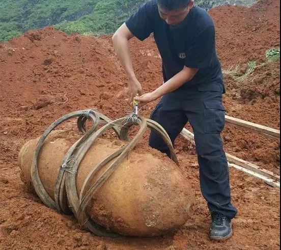 ��������һ�����ڳ�����ը���� ��ʩ����Ա�ȶ����ˡ���