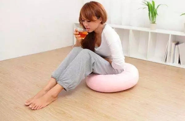 Ů�Ӽ���α��أ����һ�������ѿ�4ָ