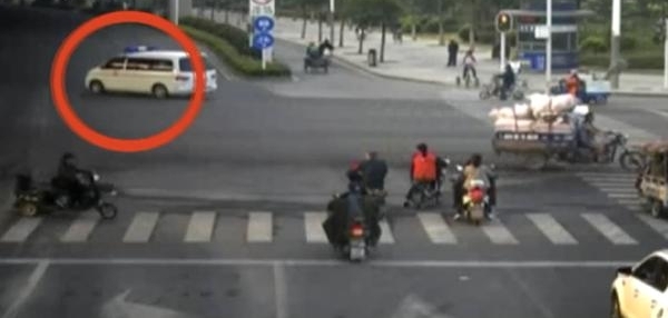 120���ȳ���Ԯ;�д����ײ���� �񾯣���Ҫ����