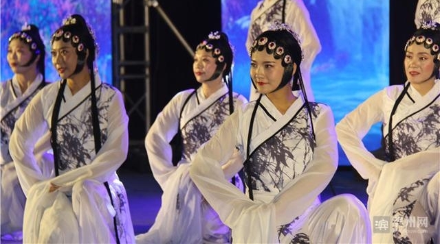 Ψ�����ˣ���Ѥ���������������׽��������Ļ������ڵ��峡�赸չ�ݻ����