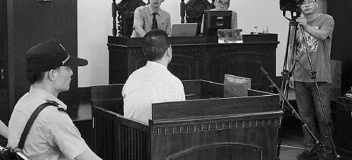 ���ݵε�˾�����Ů�˿ͣ�����30��Ů�˿�˵���ⷬ����ӭת������