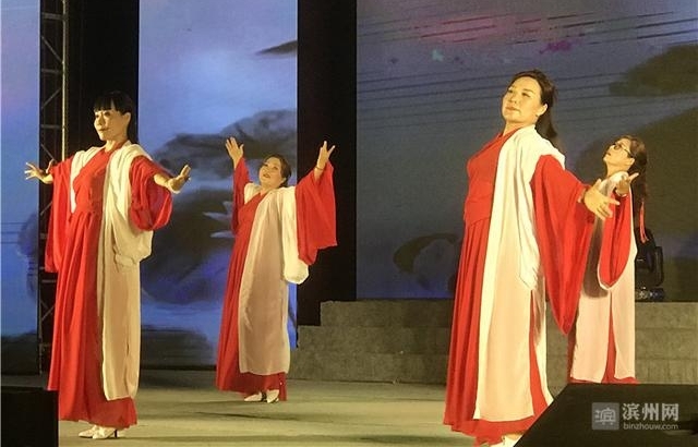 Ψ�����ˣ���Ѥ���������������׽��������Ļ������ڵ��峡�赸չ�ݻ����