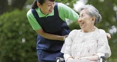 ϲͻȻŮķңȥ͵ȴ˶ݡ