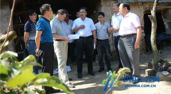 ����ӿ�򶫺���˫���򾭼ñ�����