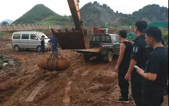 ��������һ�����ڳ�����ը���� ��ʩ����Ա�ȶ����ˡ���