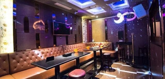 ΪʲôKTVǰ�棬������ϡ�������2���֣����������֪ʶ�ˣ�