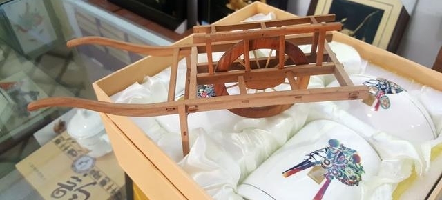 ��ɽ��ͤƤӰ�ˡ�Сʱ����Ĳ������˵����׵�һЩ��Ƭ