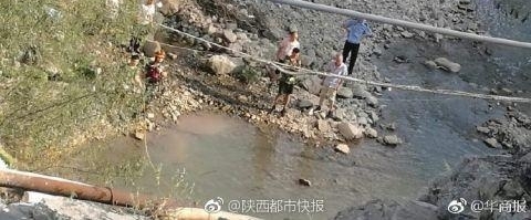 ���磡������ѧ���ӵ���̶����Ӿ 1����ˮͬ����˫˫����