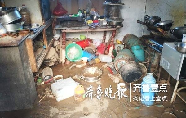 �ٹ����ִ���˯���б�ˮ���ѣ�ˮλ�Ѵ�һ�׶���