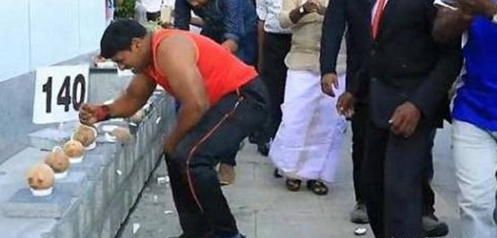 ⼪˹߸˿ͽҬӣһλȴŮ