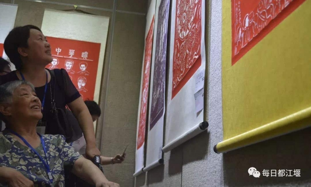 մߣ͢ï˼ֽ滭չڶп԰