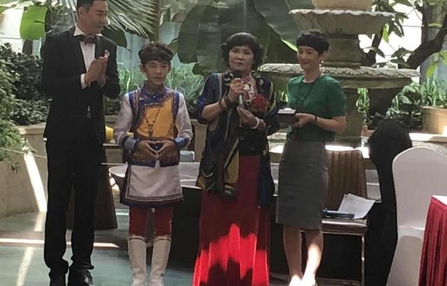 ͯ�������������й���ͳ�Ļ��ٽ���