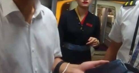 �ɻ�����ڼ�������Ӳ���Ͳգ�Ҫ����һλŮ�ӣ���Ϊ���飿