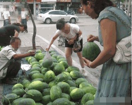 Ů����·������һ�����ϣ��ؼ��п��󣬲ſ�����