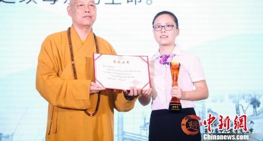 ��Яĸ��ѧ��Ů�������ã���Ϊ����ŮӦ��������