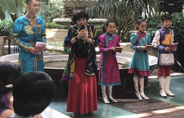 ͯ�������������й���ͳ�Ļ��ٽ���