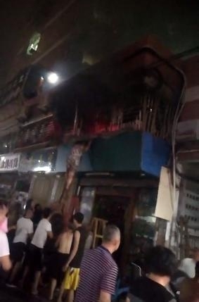 ů�ģ���ͷ婽�����һ���˱����𳡣�Ⱥ�ڼ��ݳɹ���Ԯ