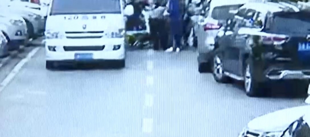 �����޹�ʱ�赹 Ů������ķθ���8���Ӿ�������