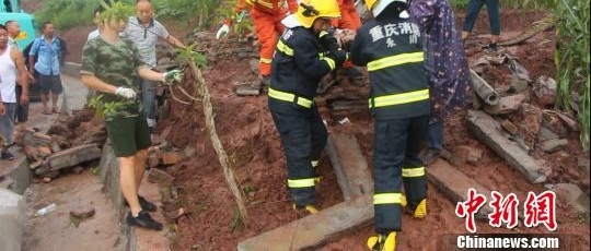 ���챩����Ϯ��һ����̮�� �����ٱ�ͽ���ھ����