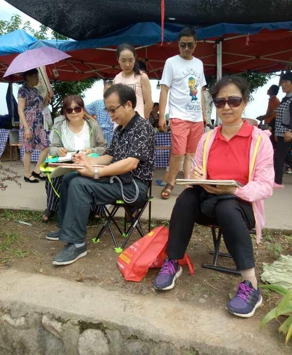 ��Ķ������ʮ�ﻨ��D�Dʡ��Э��ɽ��������Ů���Ҳɷ��ʵ