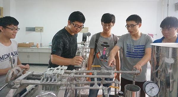 ��ѧ�Խ��е�Cλ�����Ͼ�һ��У30�˱�ҵ��28�˳ɹ�����