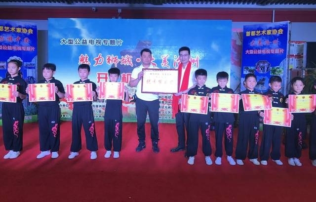 �������й����߽�������ʨ�Ǵ������ݡ��Ŀ�����ʽԲ�����