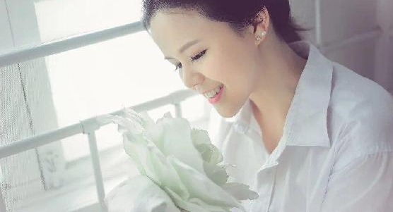 ��У��Ů����Ա������õ�廨��198��ѧ�����������ҵġ�������