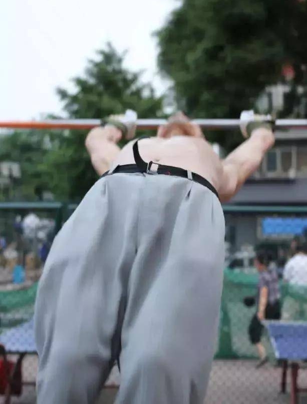 65���ү��ʮ�����ʱ����������� �ǵù�԰���Ů����������